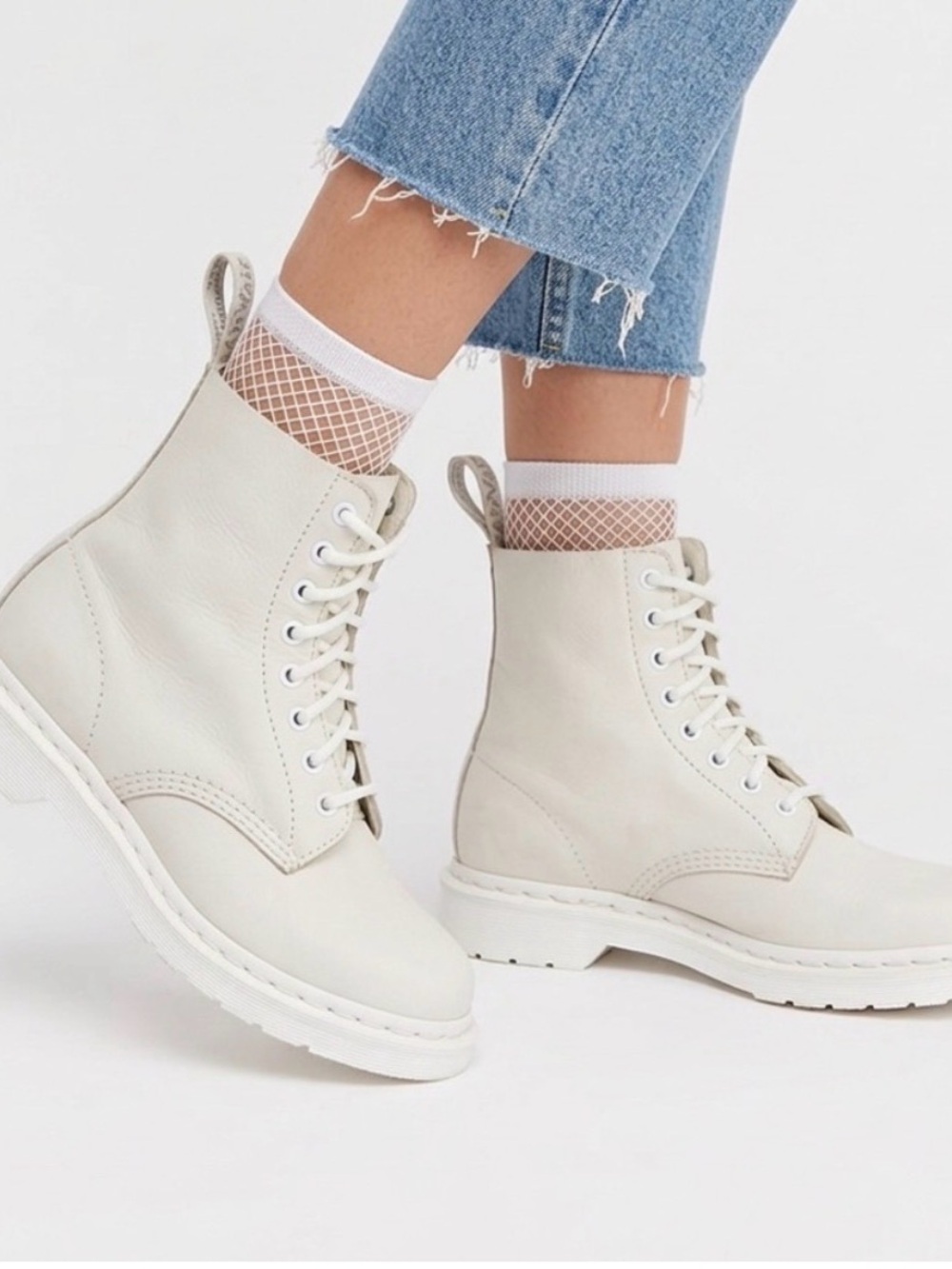 Dr. Martens 1460 Pascal Mono White Leather, Excellent Condition, size 8